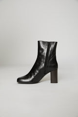 Anatomic Boot in Black