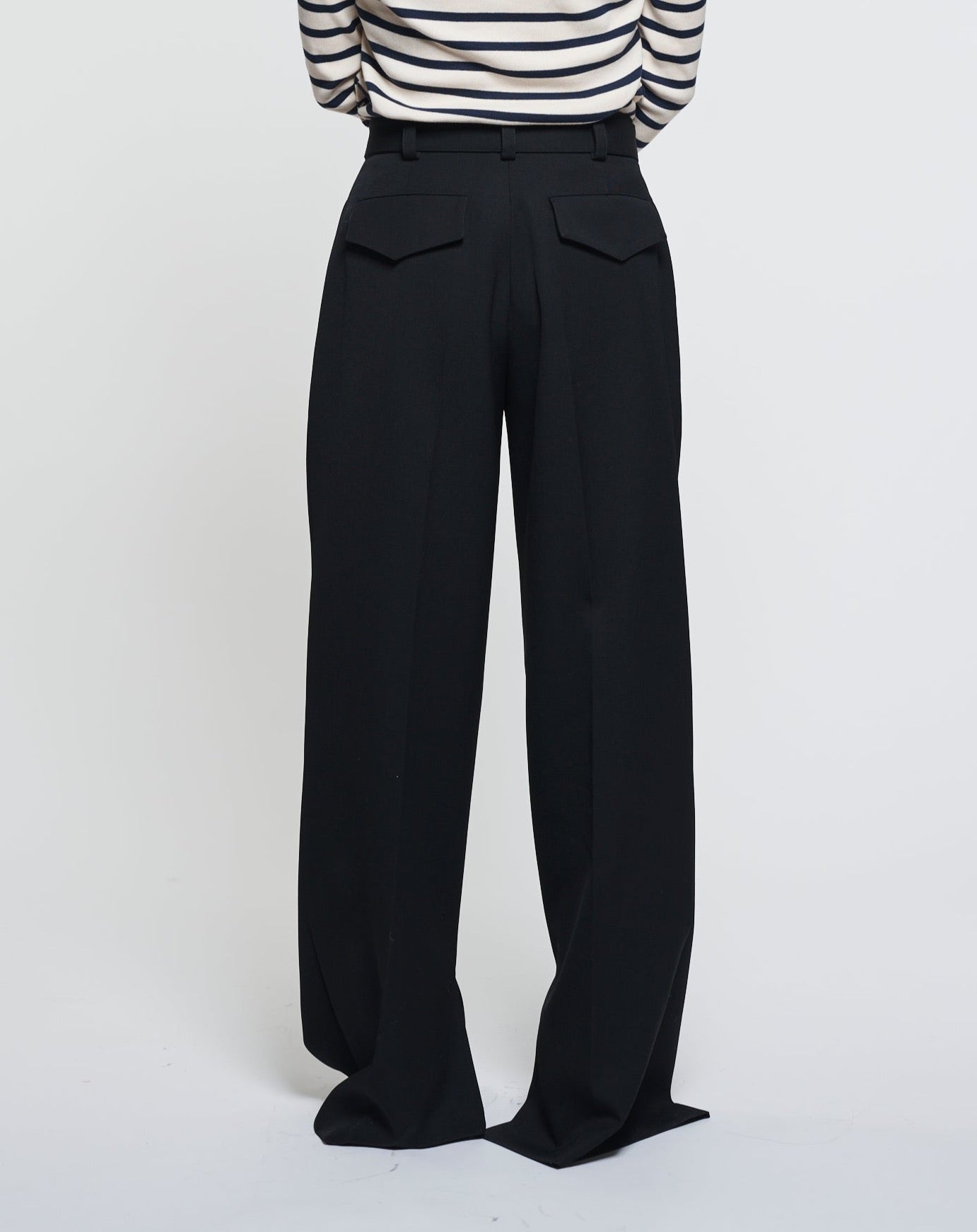 40 Trouser with Self-Belt in Black